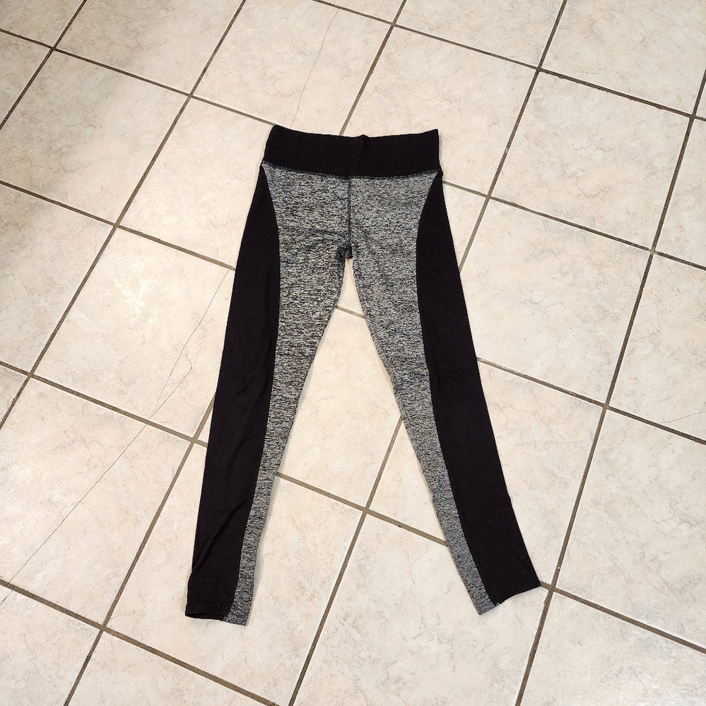 NWOT Workout Tights Leggings Yoga Pants Dri Fit Fleece Small Extra Small